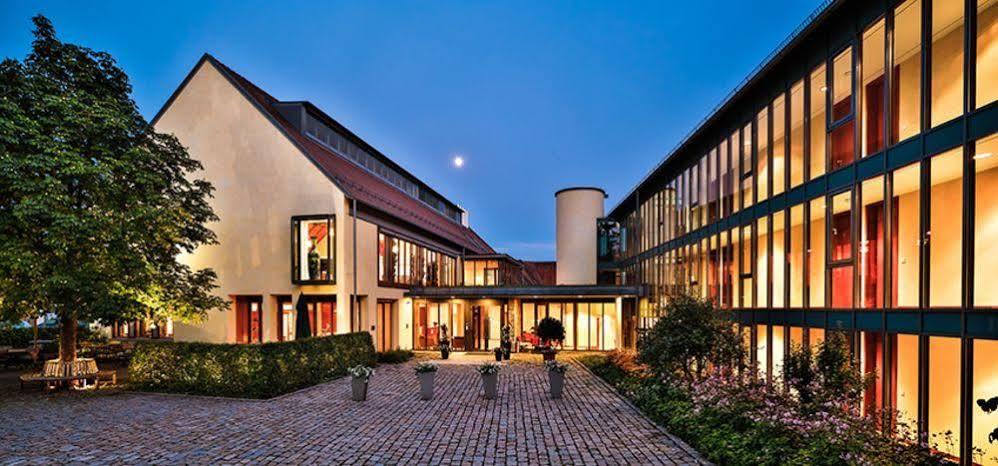 Hotel Oberschwaebischer Hof Schwendi Exterior photo